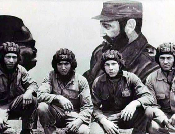 Soldados Cubanos en Angola. Fuente: Pinterest