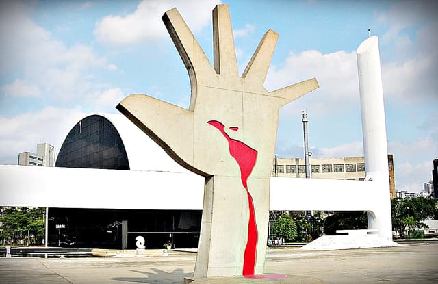 América Latina: Civilistas, militaristas y la nueva ola