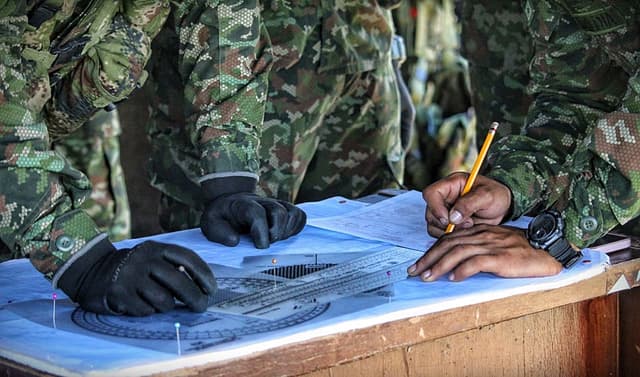 Oportun-crisis: Crisis con Israel empuje a la industria de seguridad y militar en Colombia